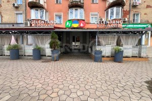 пр. Гагарина (г. Кривой Рог, Дзержинский район) - Продається торгівельний майданчик, 155000 $ - АФНУ